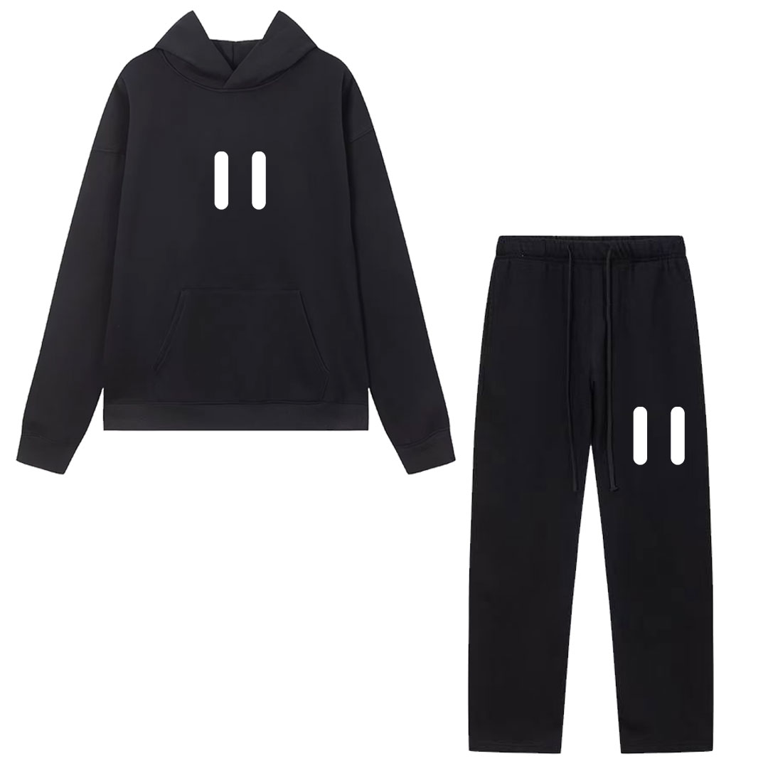 Streetwear Outdoor Brand - طقم هودي وبنطلون رياضي من ماركة