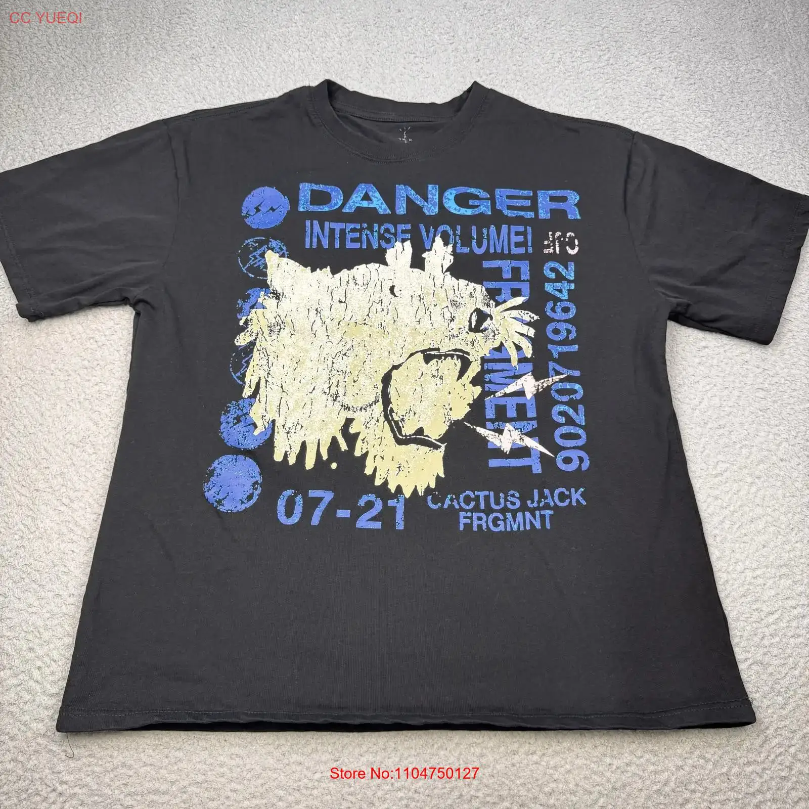 Cactus Jack Tee - تي شيرت رجالي كبير الحجم من