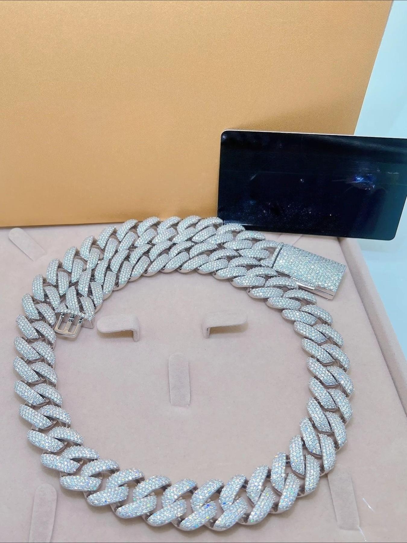 سلسلة عنق كوبية فاخرة من الماس - مراجعة Streetwear Brand Jewelry وسعره