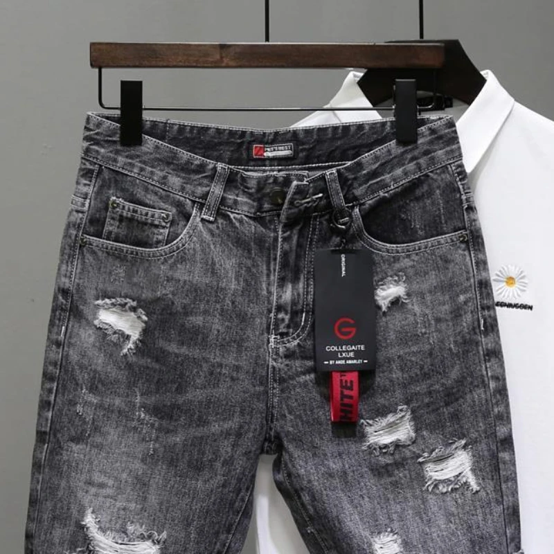 سراويل جينز ممزقة باللون الأسو - مراجعة Streetwear Brand Shorts وسعره